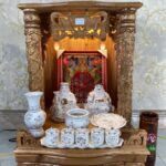 Bàn Thờ Ông Địa – Thần Tài: Những Nén Hương Mang Theo May Mắn Cho Chuyện Làm Ăn